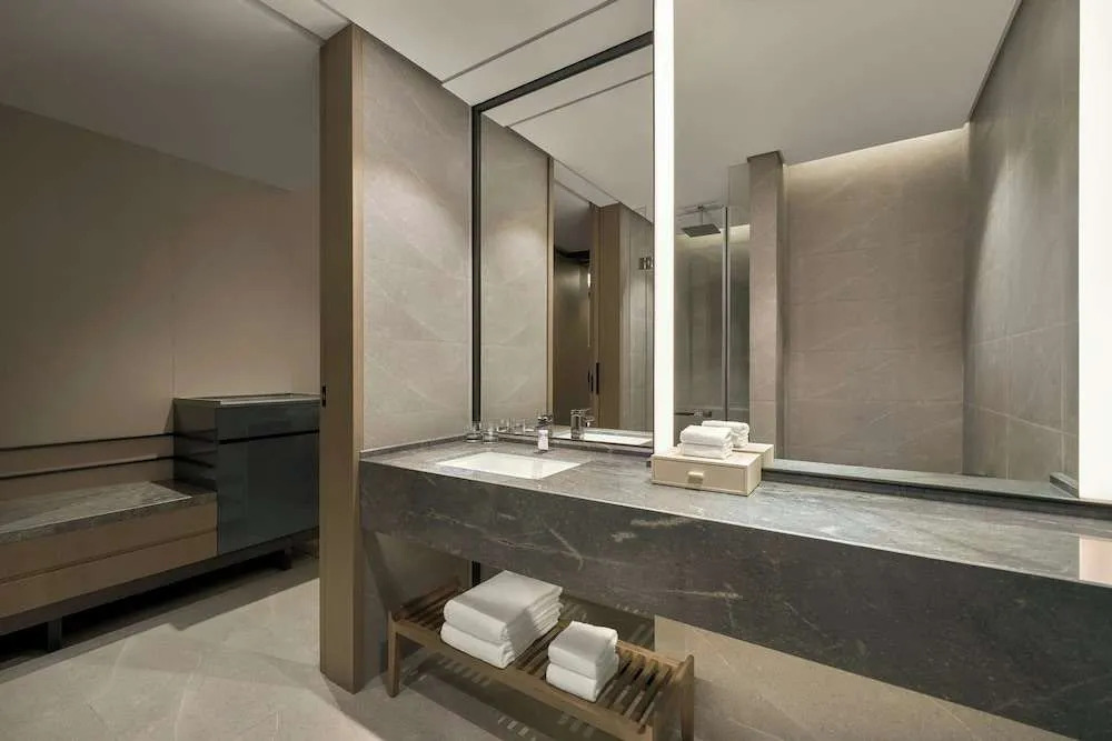 Courtyard by Marriott Danang Han River