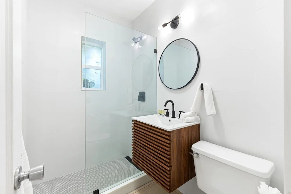 Bright Stylish Apt in Las Olas Blvd Victoria Park