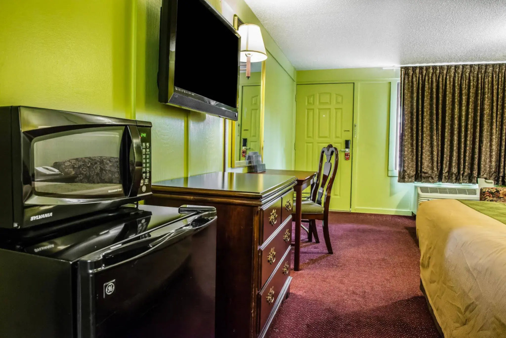 Econo Lodge Pittsburgh
