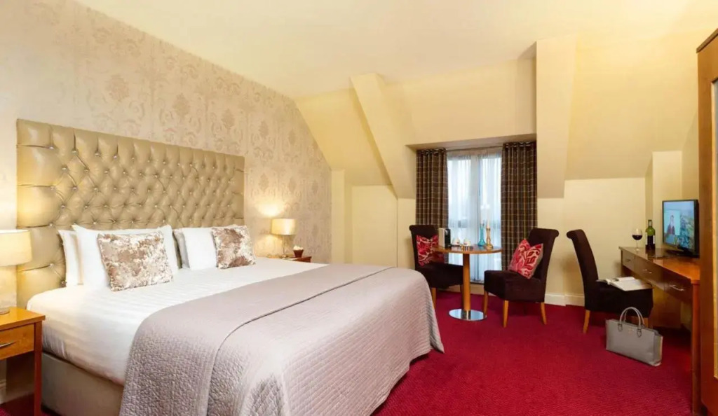 Raheen Woods Hotel