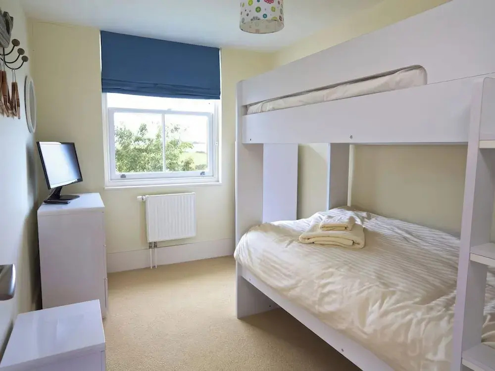 6 Combehaven