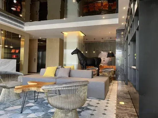 Paco Hotel (Huazhou Shifu Square)