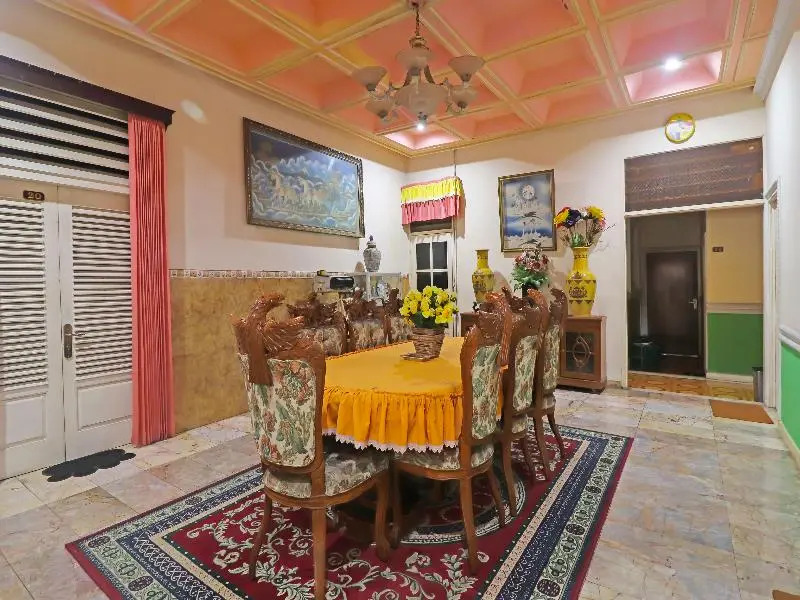 Ardilia Kost by OYO Rooms