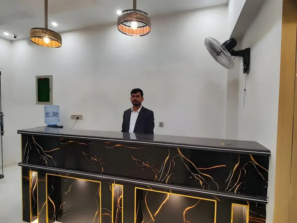 Hotel white season Gulberg