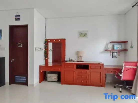 Treevilla 3 Bedrooms Home with Private Pool in South Jakarta
