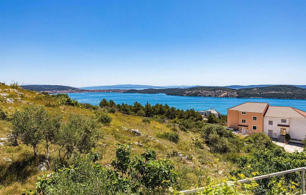 Nice Apartment in Seget Donji With Wifi and 1 Bedrooms