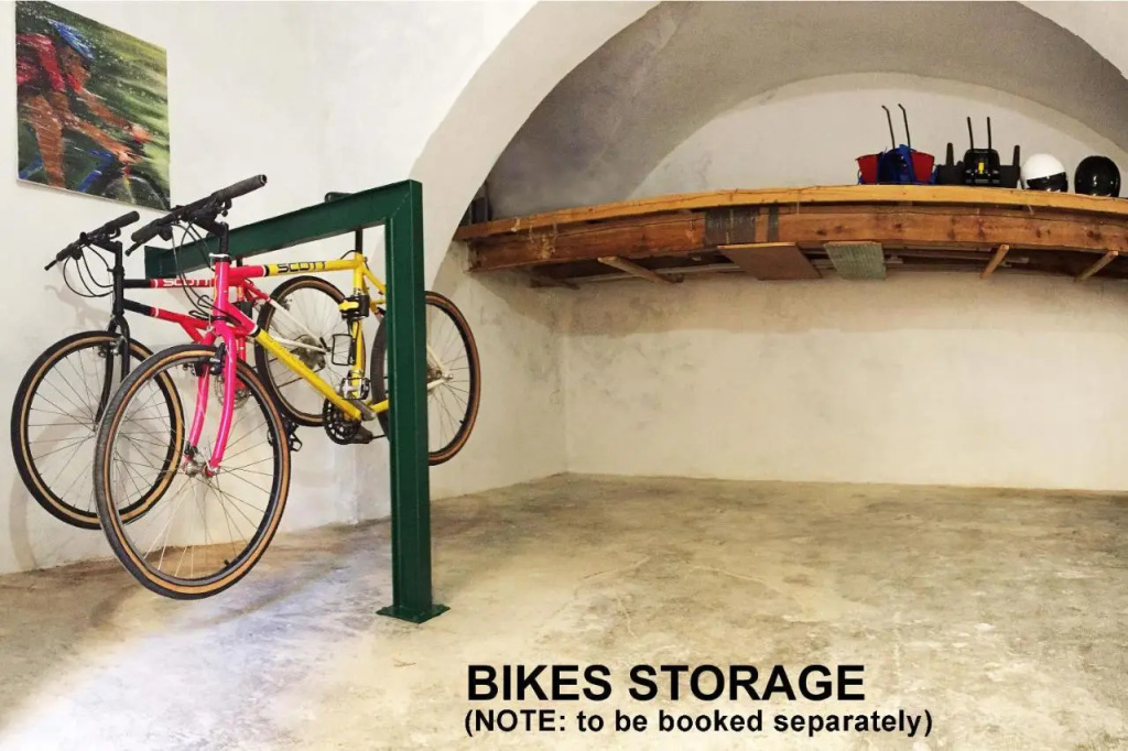 G30 Finalborgo Lodgingn Bike Box