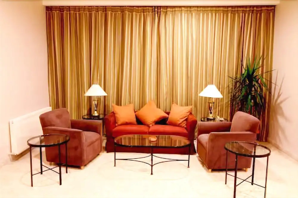 Saltus Hotel