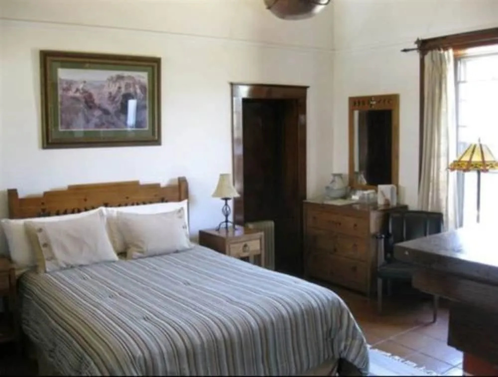 Casa del Gavilan Historic Inn