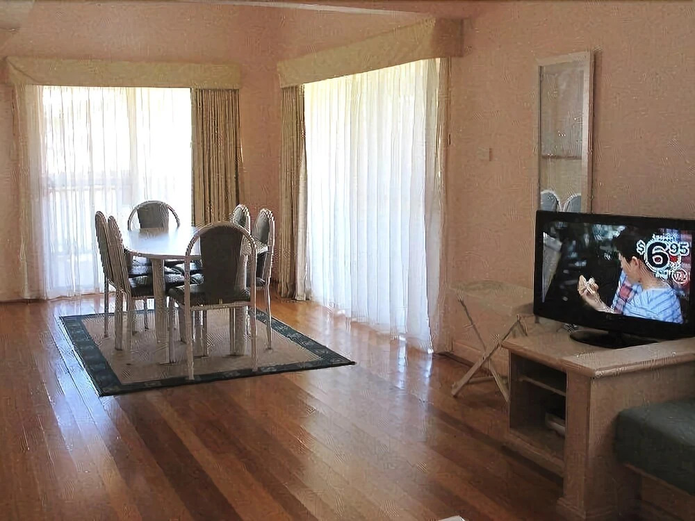 Waratah - 3 Bedroom Cottage
