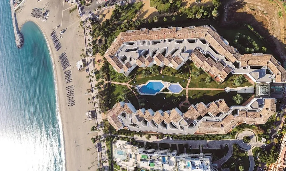 Whispering Palms Apartment