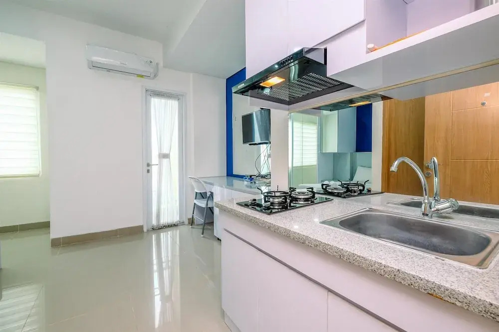Elegant Studio Apartment At B Residence Near Aeon Mall