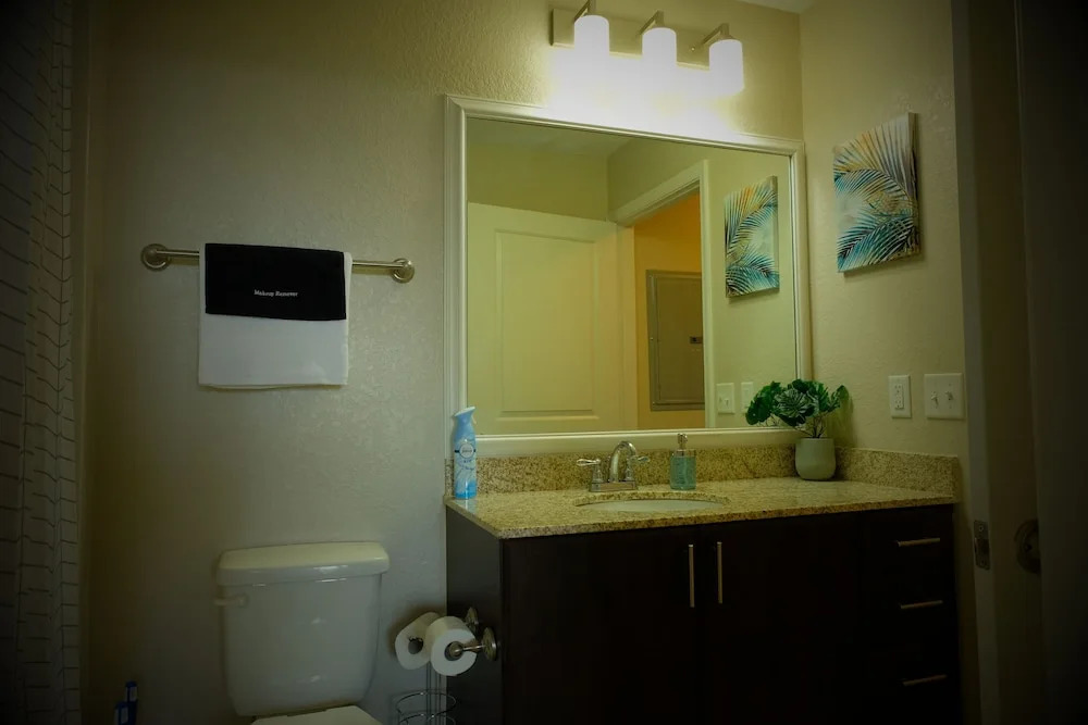 Northwest Tampa 1 BR and 2 BR Apt by Frontdesk