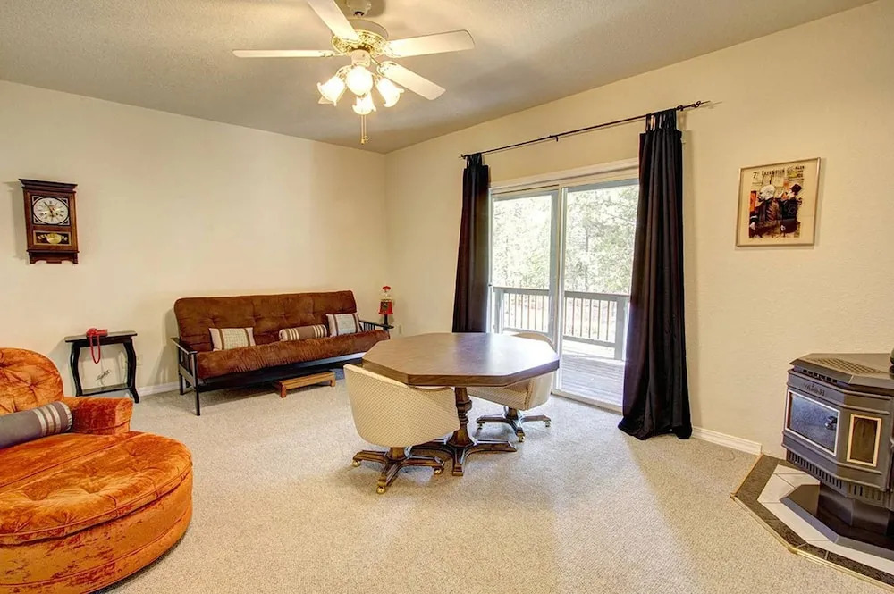 Tahoe Trails Lodge by Lake Tahoe Accommodations