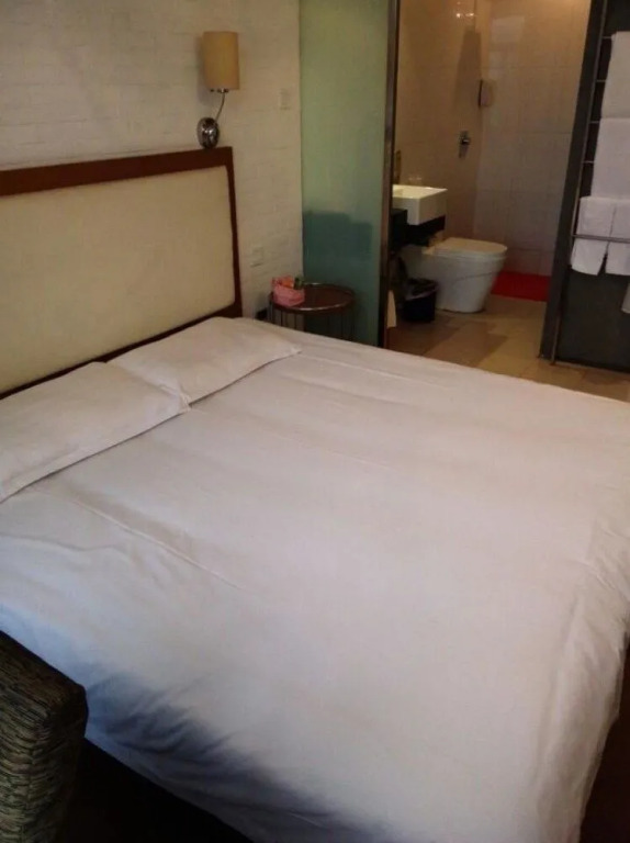 Zhangjiagang Newstay Vogue Hotel