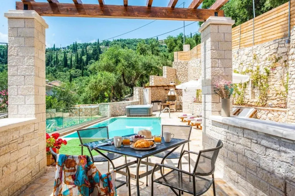 Villa Jacaranda by PosarelliVillas