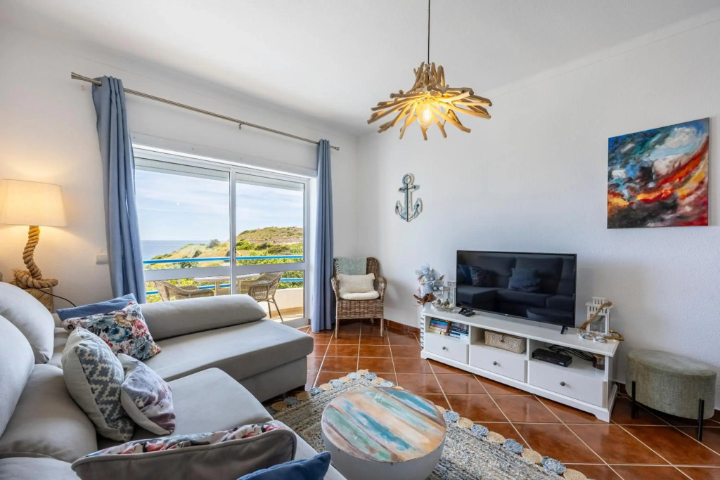 CoolHouses Algarve Luz, 2 Bed top floor flat, amazing sea view, central. Delicia do Sol