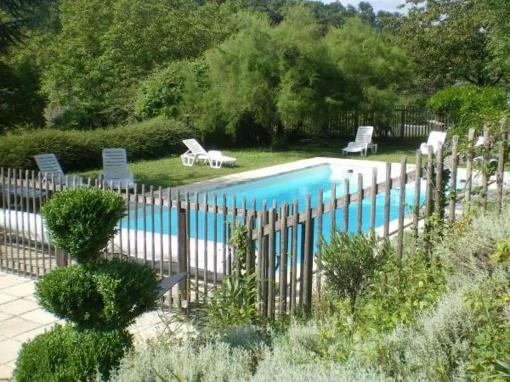 Gîte Cravant-les-Côteaux, 3 pièces, 4 personnes - FR-1-381-60