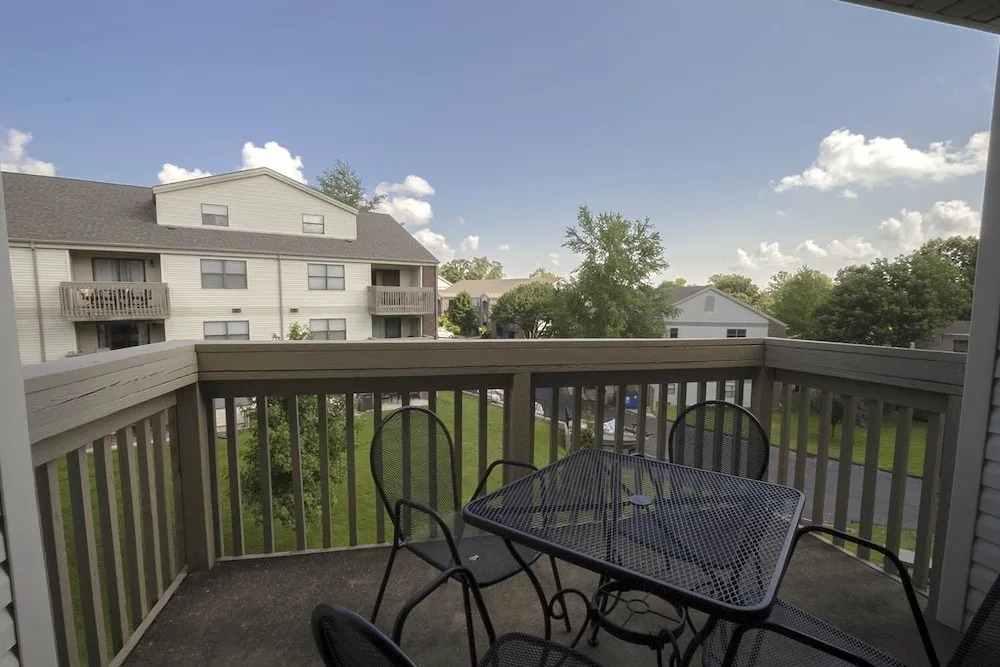 Perfectly On Pointe 3 Bedroom Condo by Redawning