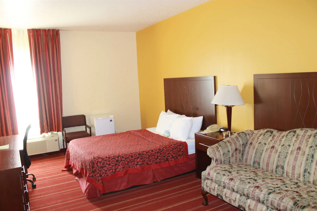 Days Inn by Wyndham Walcott Davenport
