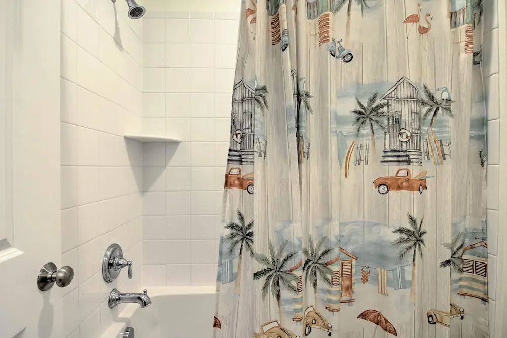 2 Mi to Bethany Beach: Modern Townhome w/ Patio