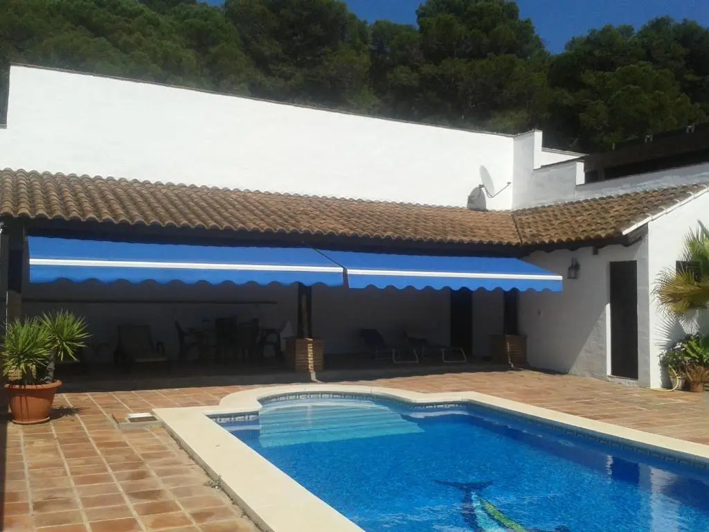 Luxury Villa at Alhaurin Golf nr Mijas, pvt Heated Pool, Wifi, Aircon, fab Views