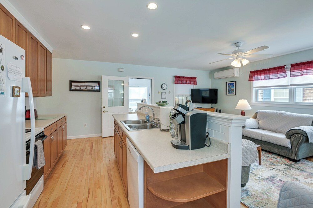 Unbeatable Downtown Location! Bar Harbor Apt