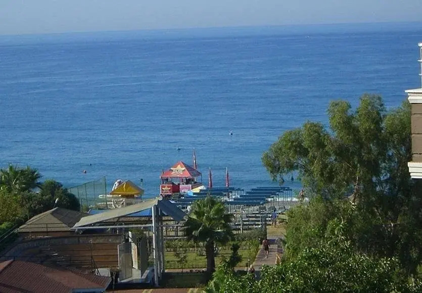 B2b Senza Inova Beach Hotel