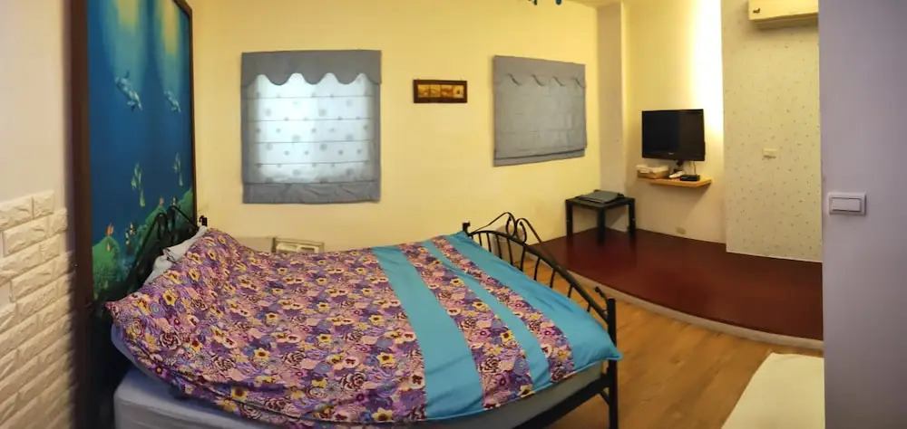 Come and Play Guesthouse