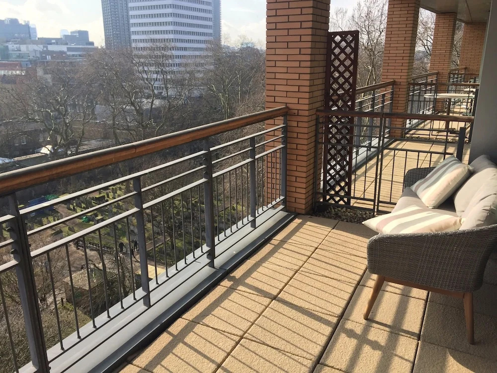 2 Bed Shoreditch Flat