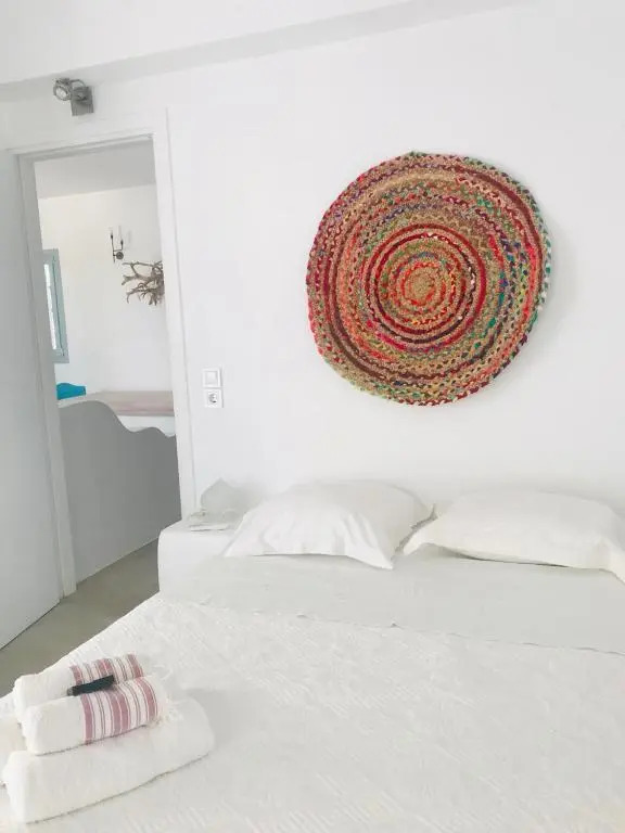 VILLA THEIA - SELENE , appartement de charme pour 4 à 6 personnes prés de la plage et du village de Koufonissi