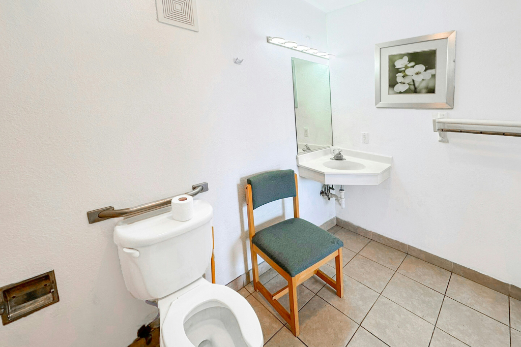 Luxury Inn By OYO Albany