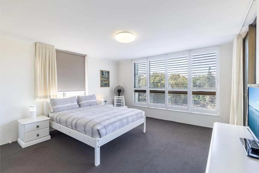 The Dunes15 38 Marine Dr fabulous unit with pool tennis court and across the road to the beach