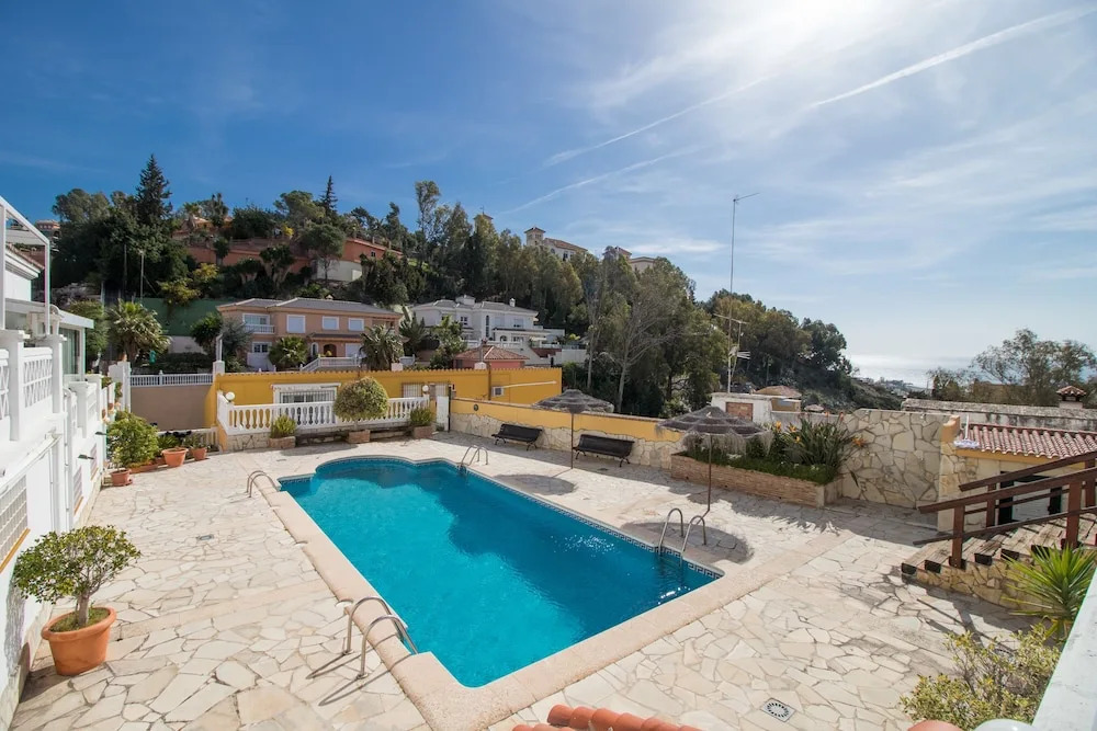 House with Garden & Pool in Malaga