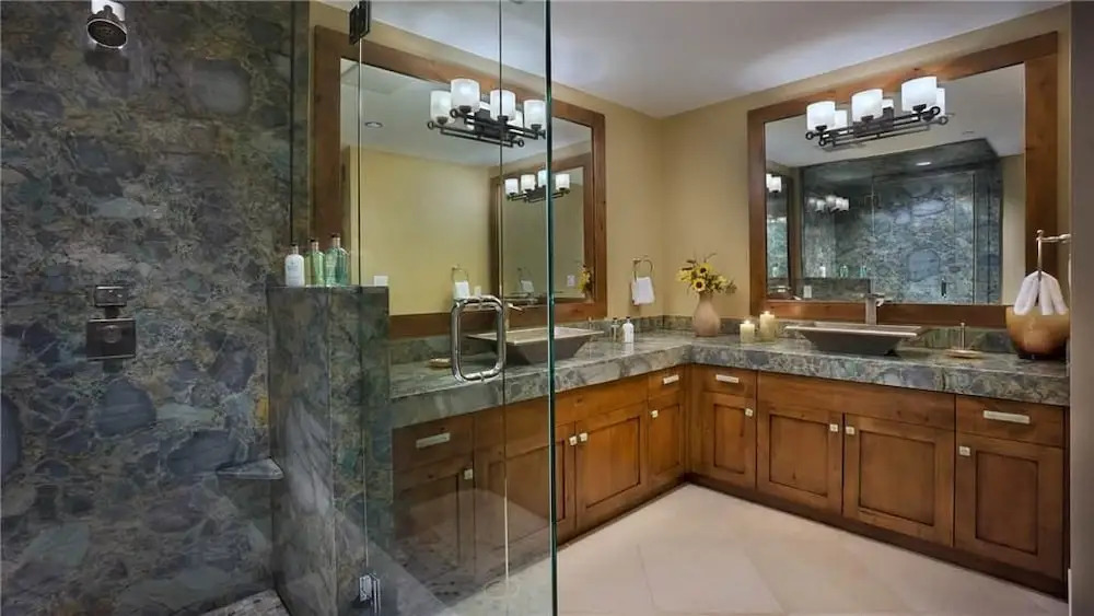 Flat Tops Peak Penthouse 701 4 BedroomCondo By Moving Mountains