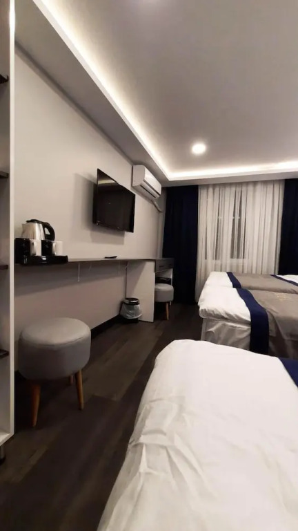 SAND DOOR HOTEL
