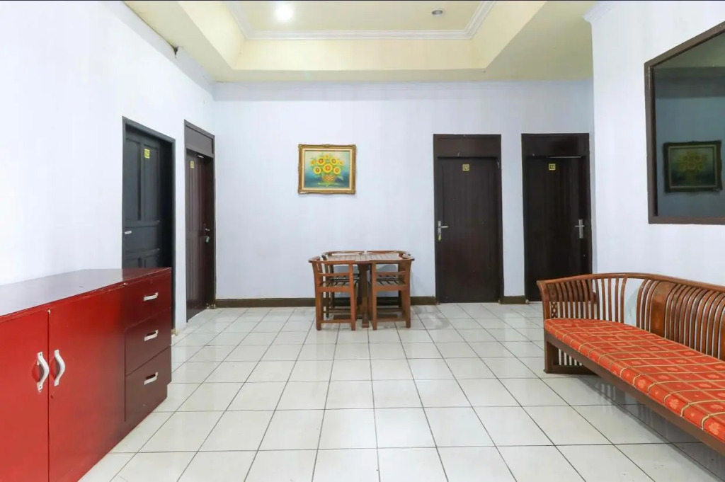 New Valentino Hotel Makassar RedPartner