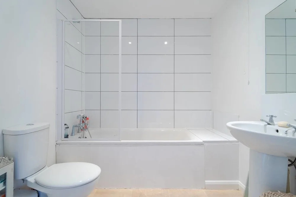 Beautifully Designed 1 Bedroom Apartment