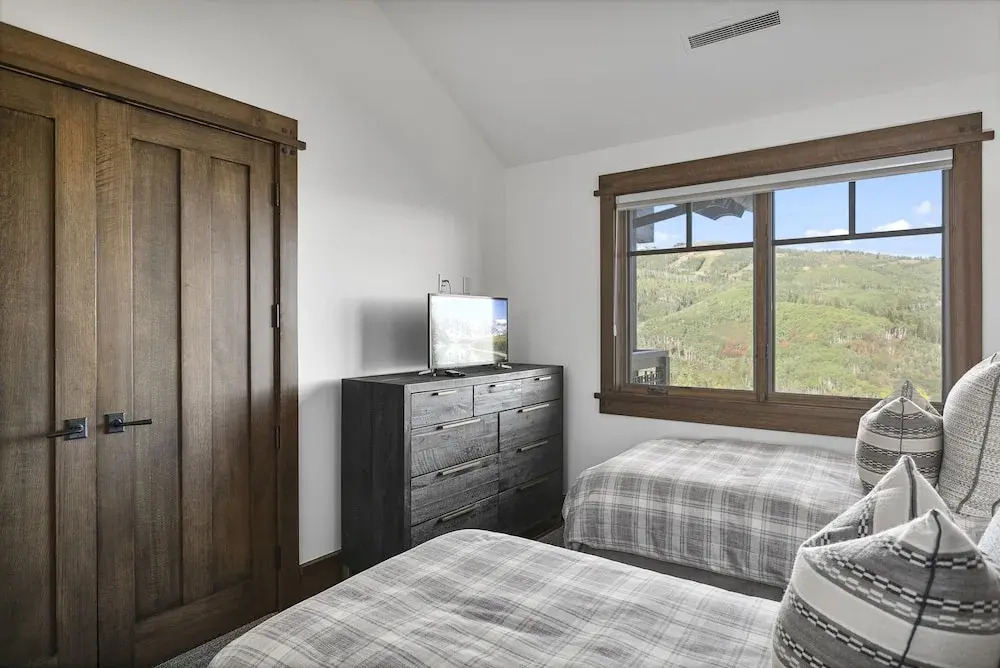Arrowleaf Lodge at Deer Valley Resort - Two Bedroom Residence #405 2 Condo