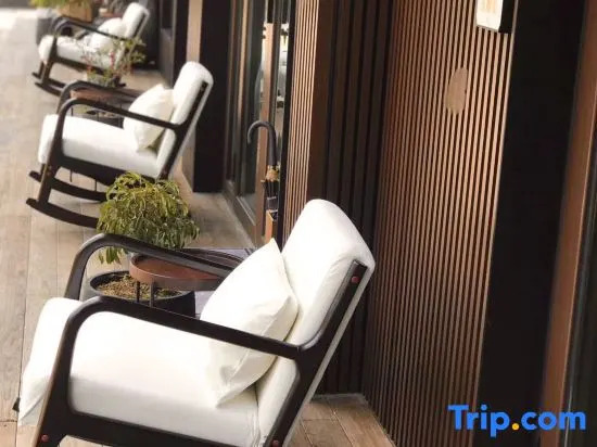 Yee Choi Hotels & Resorts