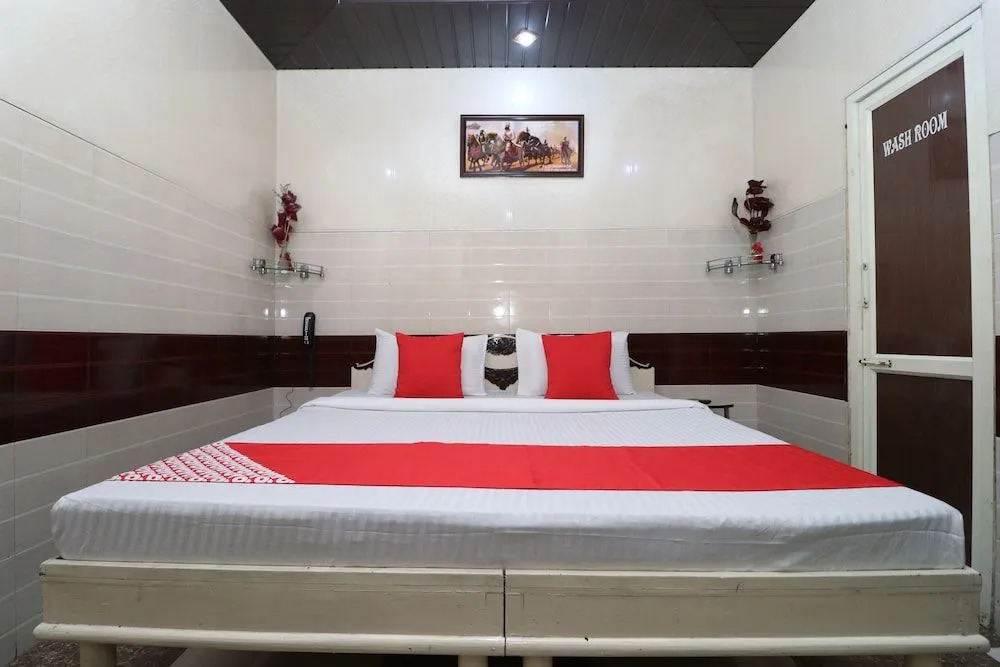 Oyo 28476 Jalandhar Guest House