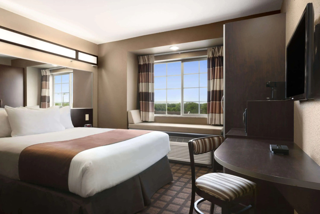Microtel Inn & Suites by Wyndham Kenedy Karnes City