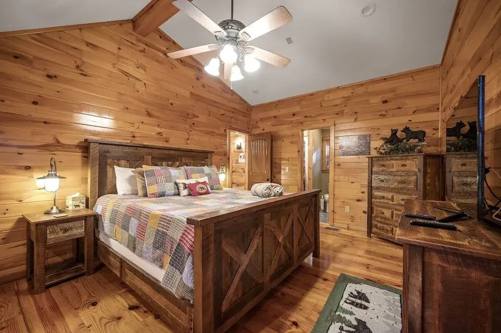Chautauqua 2 Bedroom Cabin by Redawning