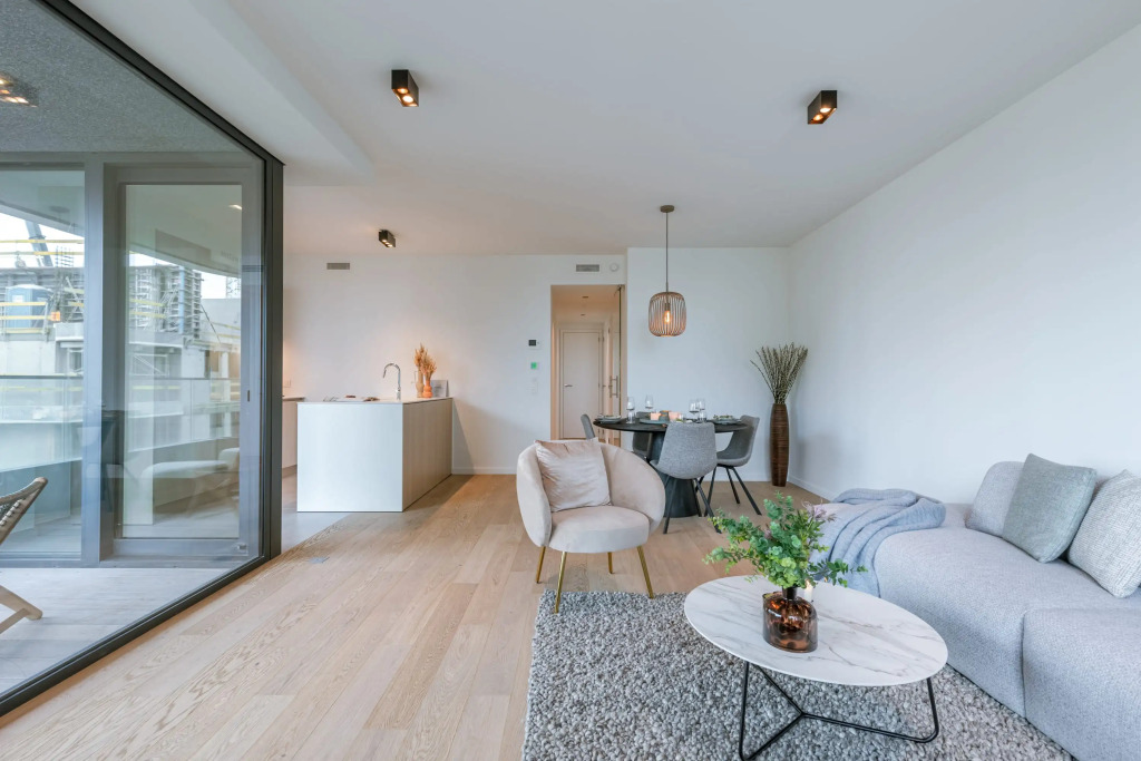 Stylish 2 Bedroom With Terrace and Parking