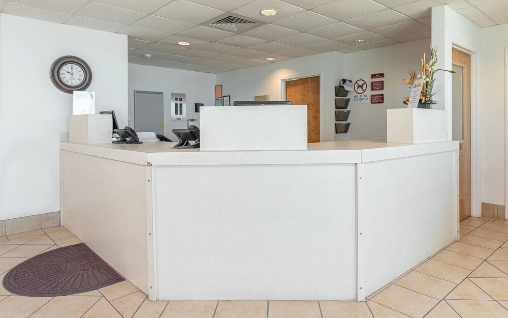 Phoenix All Suites West Hotel