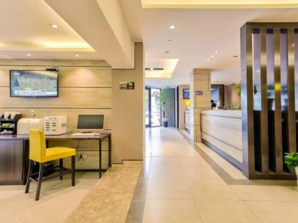 Homeinn Plus Hotels(North Square of Tianyi Pavilion Railway Station, Ningbo)