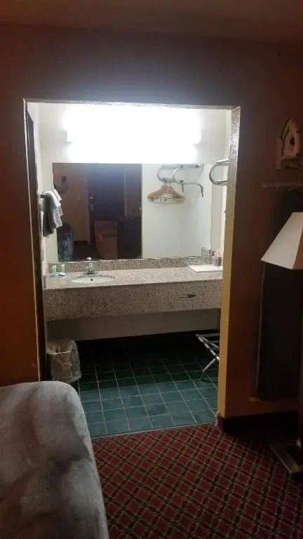 OSU King Bed AC WI-FI Coffee Private Hotel Unit 111 Booking
