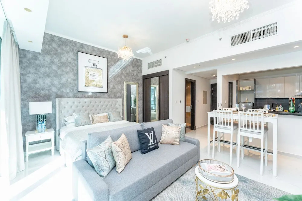 Lux Holiday Home Dubai Silverene Studios