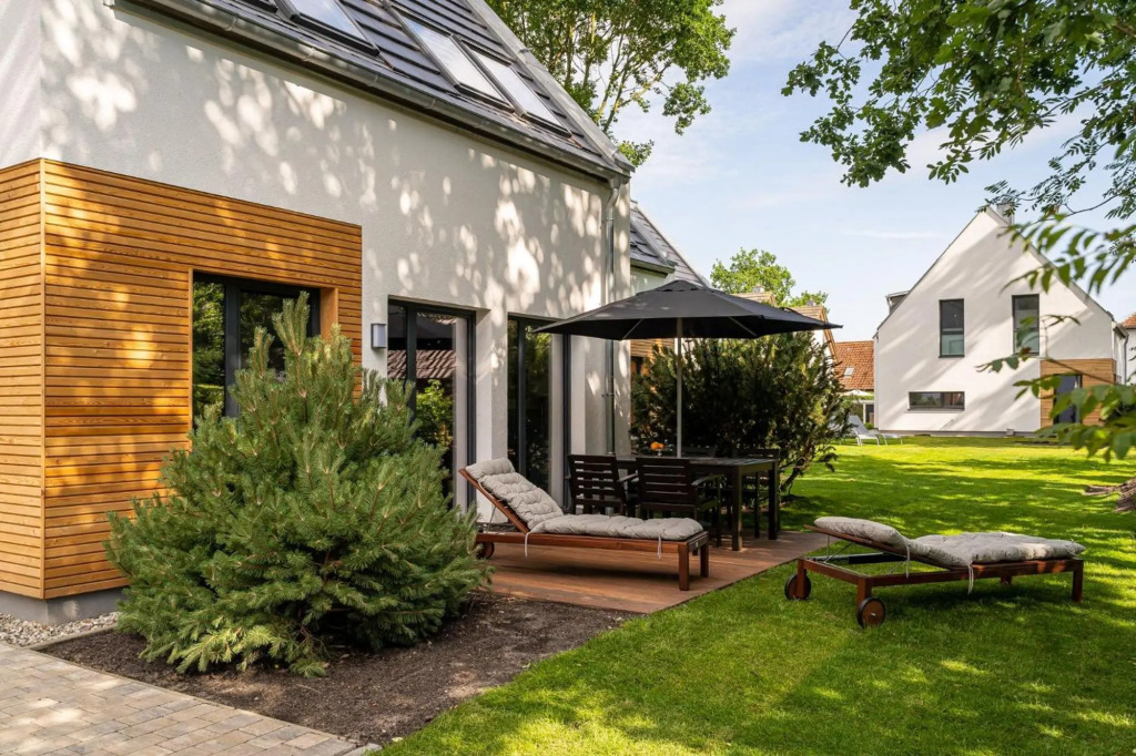 Wellness-Ferienhaus "Löwenzahn" mit Sauna, Kamin & Terrasse - ruhig am Ostseewald in Zingst