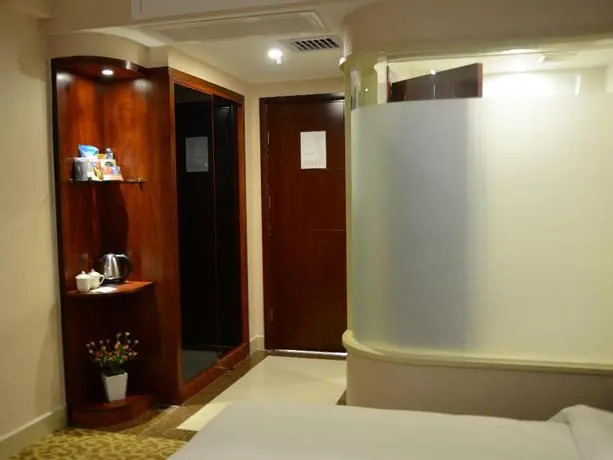 E E Business Hotel